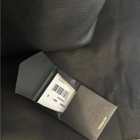 AUTHENTIC Versace La Medusa Leather Tote - Picture 5 of 11